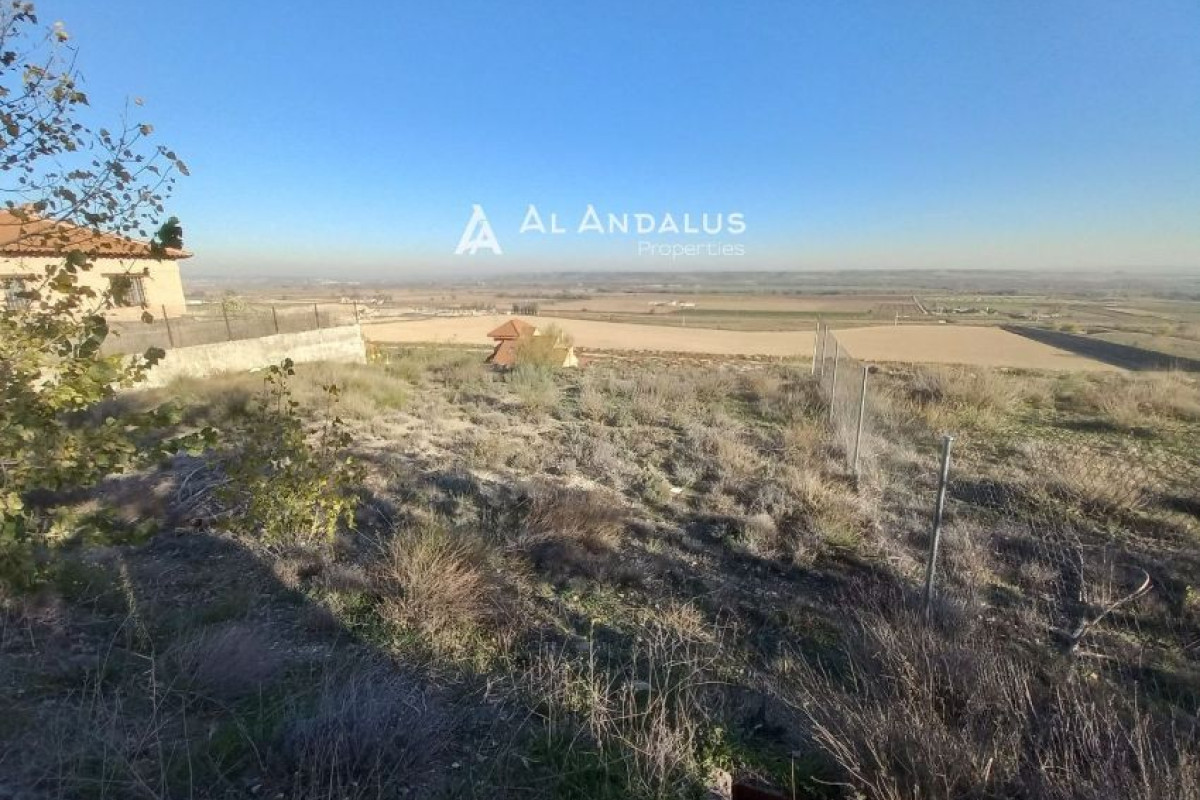 Terreno en venta en Seseña, Toledo photo 1