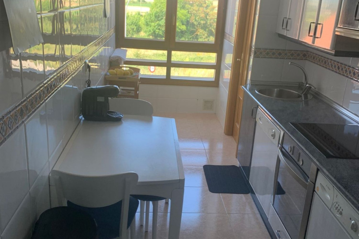 Piso en venta en avenida de Santander, 2, Medina de Pomar
photo 4