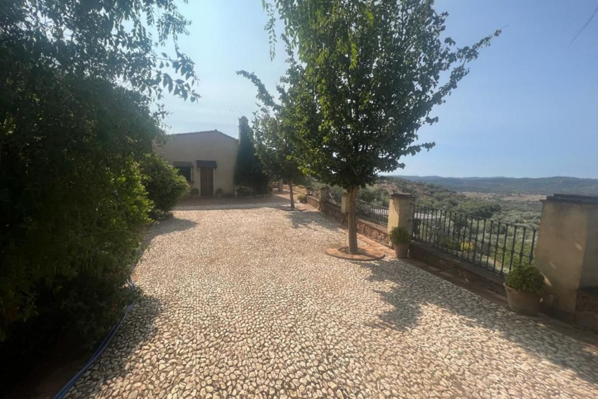 Venta de finca rústica en , Higuera de la Sierra photo 5