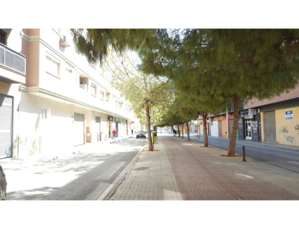 Local en venta en Catarroja thumbnail 1