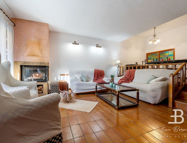 Chalet adosado en venta en  Calle de Velázquez , Salou photo 1