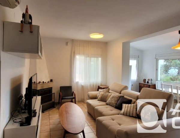 Detached villa for sale in Urbanitzacions , Lloret de Mar thumbnail 1