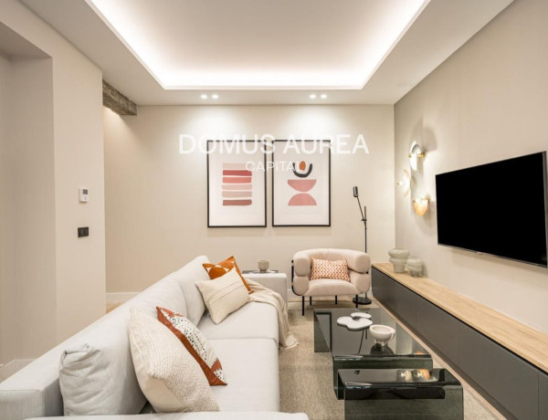Apartment for sale in Calle de Serrano, Madrid thumbnail 2
