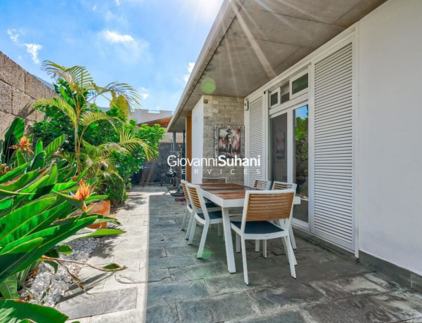 Chalet independiente en venta en  Costa Adeje , Adeje photo 4