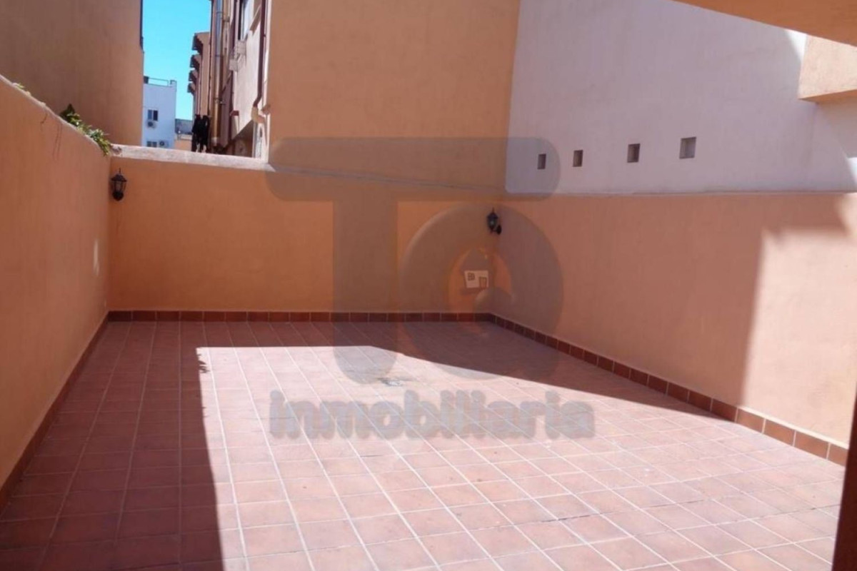 Sale of townhouse in Calle Cristóbal Colón , Las Gabias photo 4