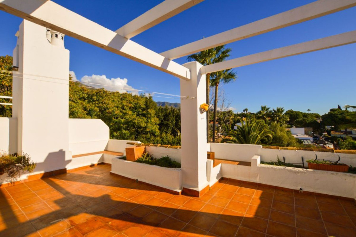 Sprzedaż poddasza w Urbanizacion Rocio Nagueles, Marbella photo 1
