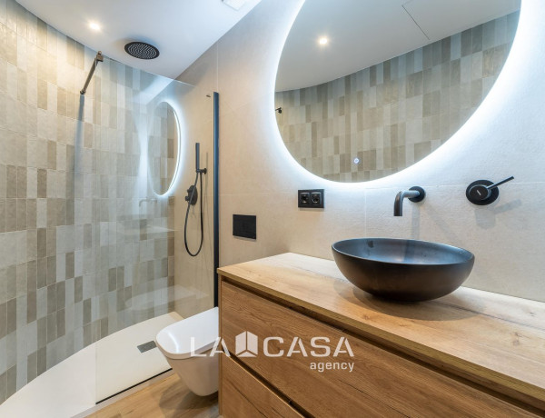 Piso en venta en  El Castell-Poble Vell , Castelldefels photo 2