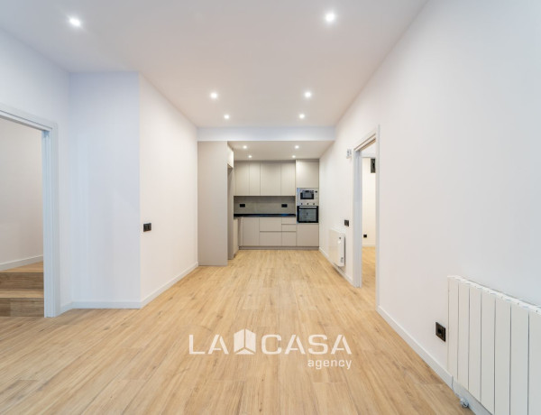 Piso en venta en  El Castell-Poble Vell , Castelldefels photo 3