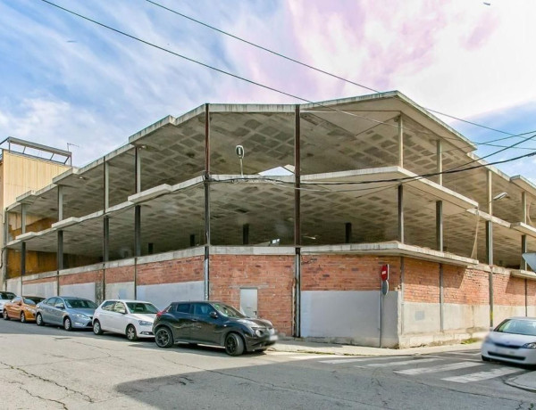 Edificio en venta en Pla de Sant Magi photo 1