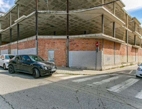 Edificio en venta en Pla de Sant Magi photo 4