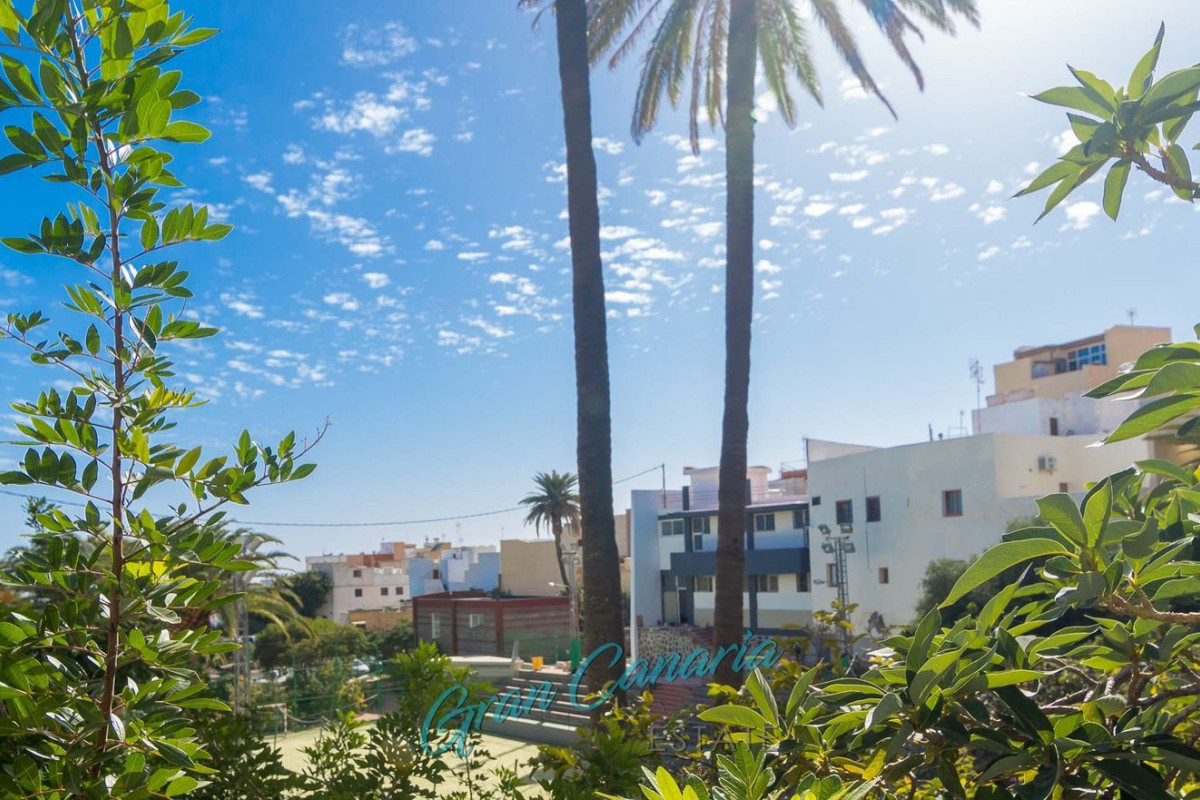 Sale of townhouse in  Calle Jose Ramirez , Ingenio photo 4