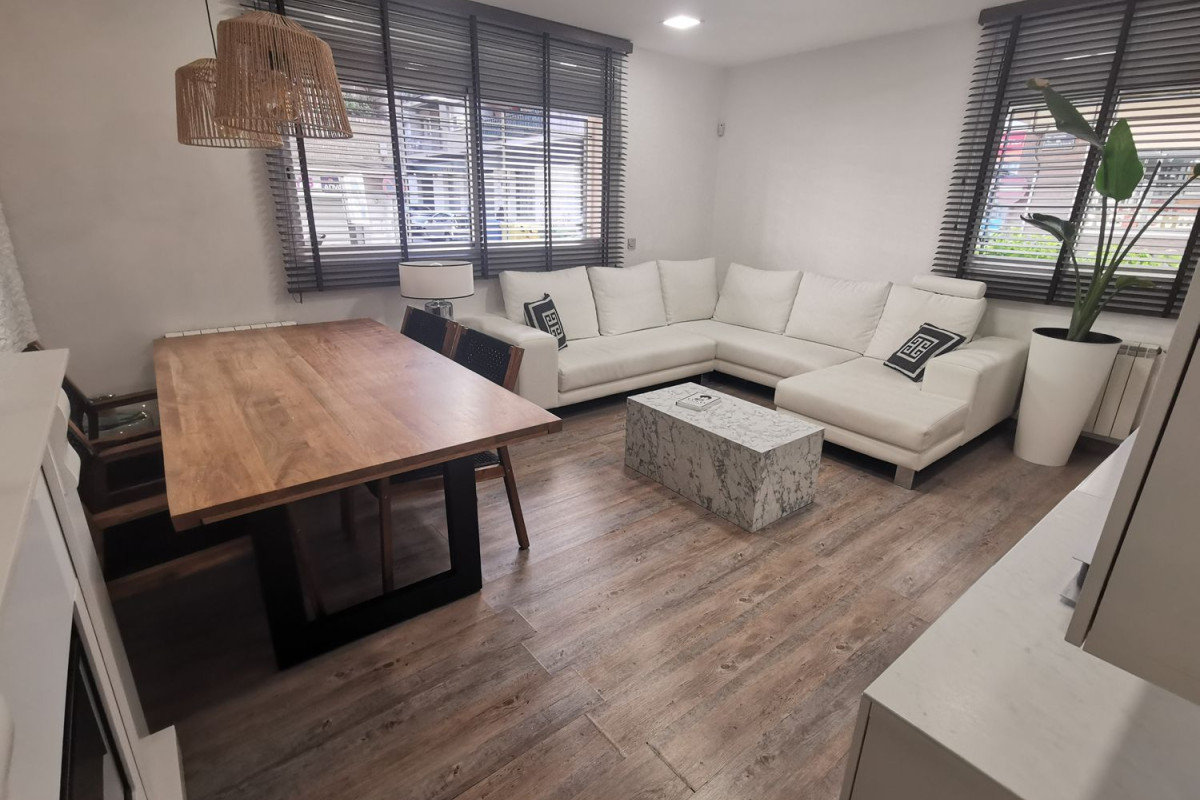 Продажа квартиры на Calle del Doctor Salvà, 31, Терраса
 photo 3