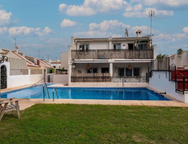 Chalet independiente en venta en Playamar , Torremolinos photo 1