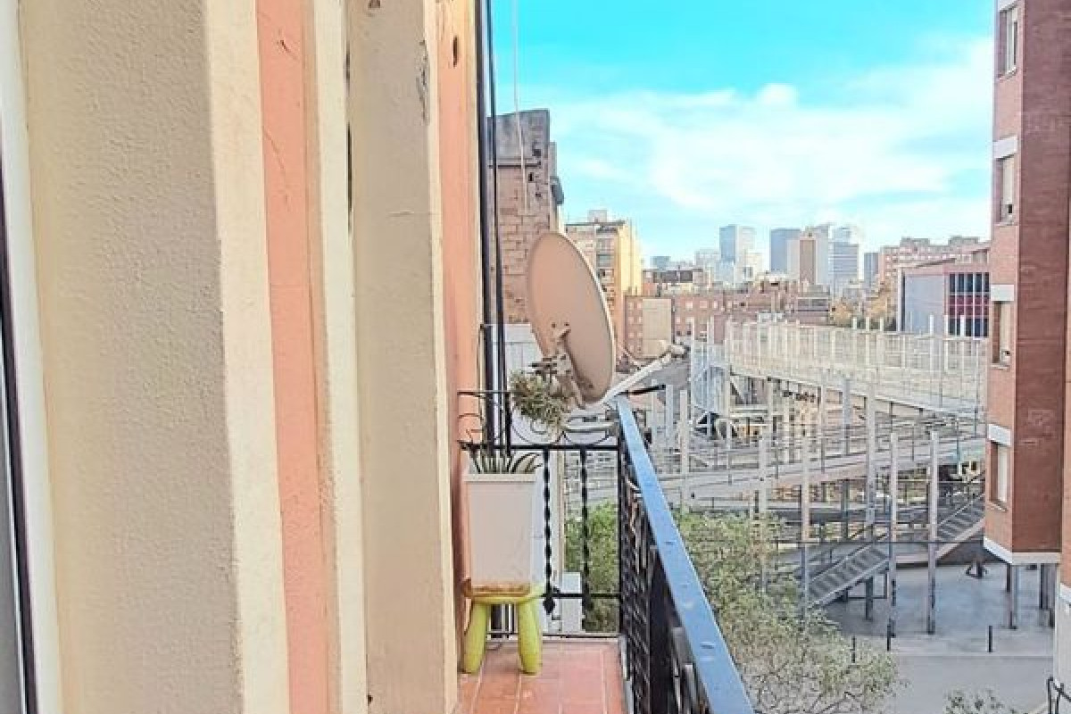 Venta de piso en Ponsich, Hospitalet de Llobregat
photo 1