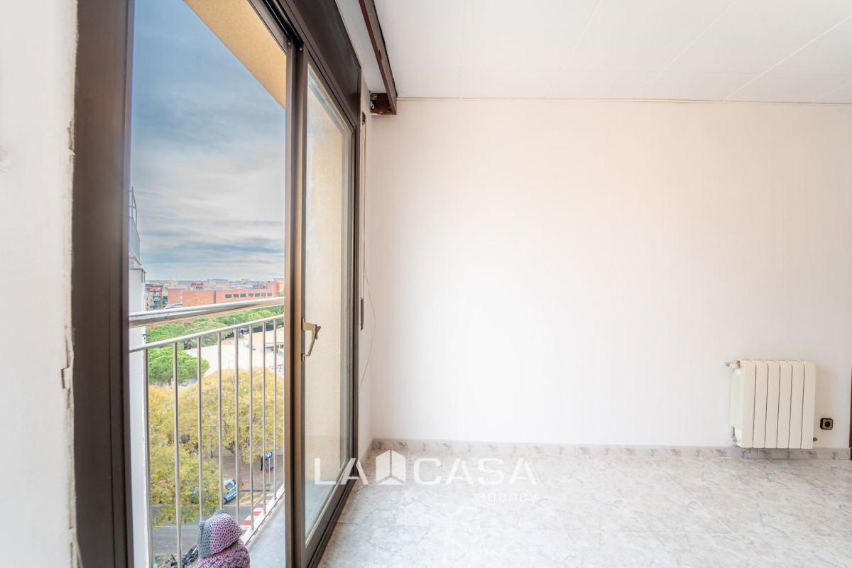 Venta de piso en El Castell-Poble Vell, Castelldefels
 photo 3