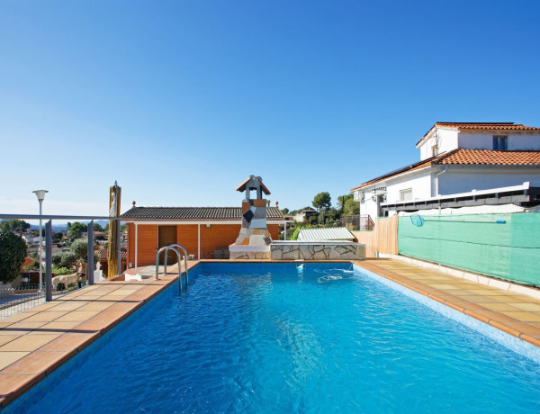 Chalet independiente en venta en Urb. Castellnou, Rubí photo 1