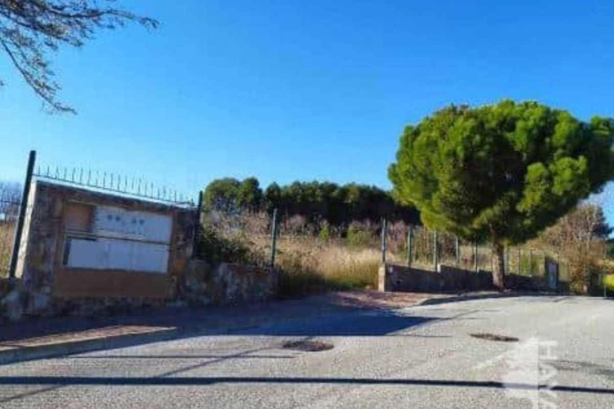 Land for sale in Sant Esteve Sesrovires, Barcelona photo 1