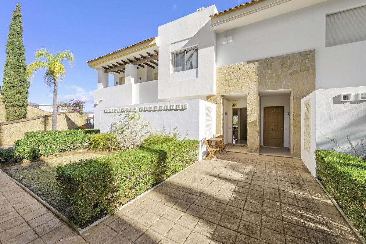 Venta de chalet adosado en  La Cala Golf - Lagar Martell , Mijas photo 2