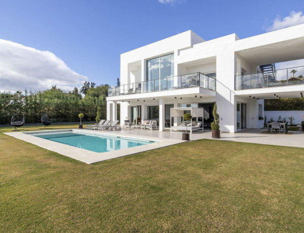 Chalet independiente en venta en Benahavís , Benahavís thumbnail 1