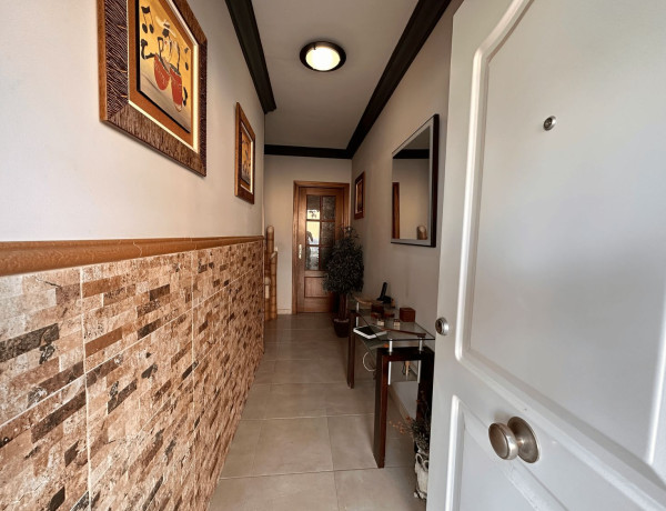 Bajo en venta en Calle princesa iraya, San Cristóbal de la Laguna photo 1