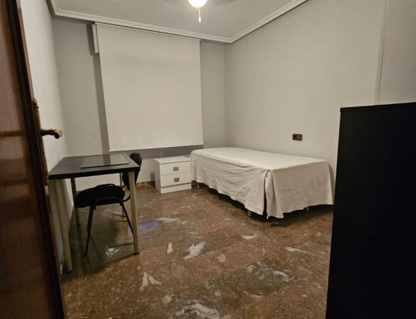 Продажа первого этажа в Calle Alberca, 2, Distrito Hospital thumbnail 2