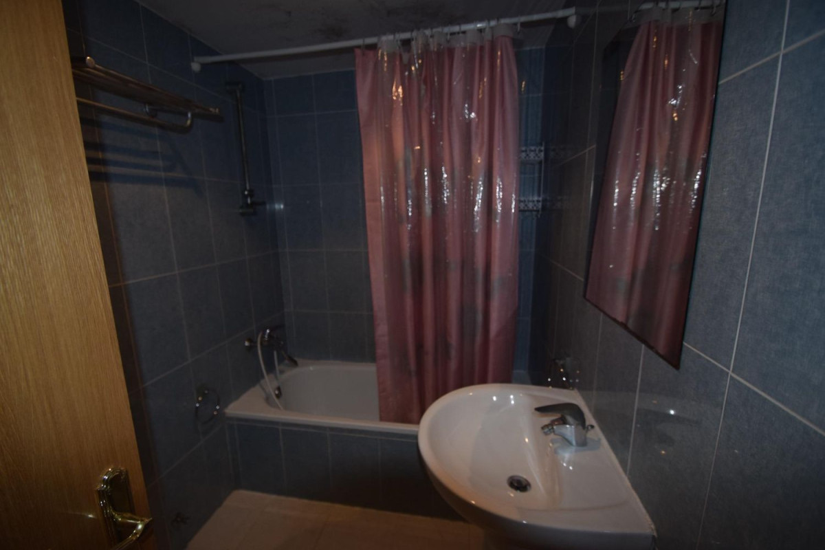 Продажа квартиры в Каско Антигуo, Махадаонда
 photo 4