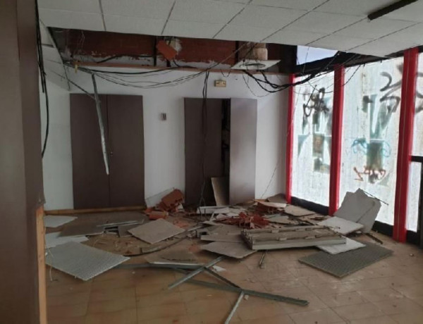 Nave en venta en calle de Pere Fizes thumbnail 1