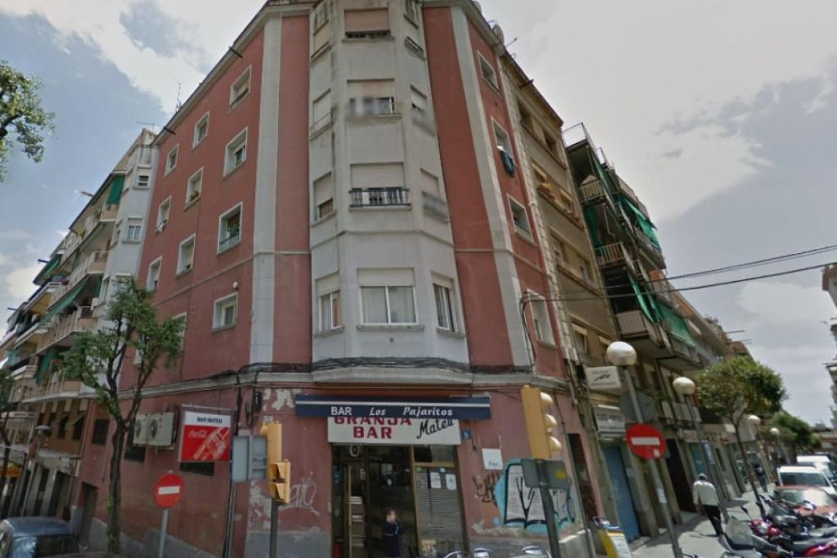 Venta de piso en Calle Santiago Apòstol, Hospitalet de Llobregat
photo 1