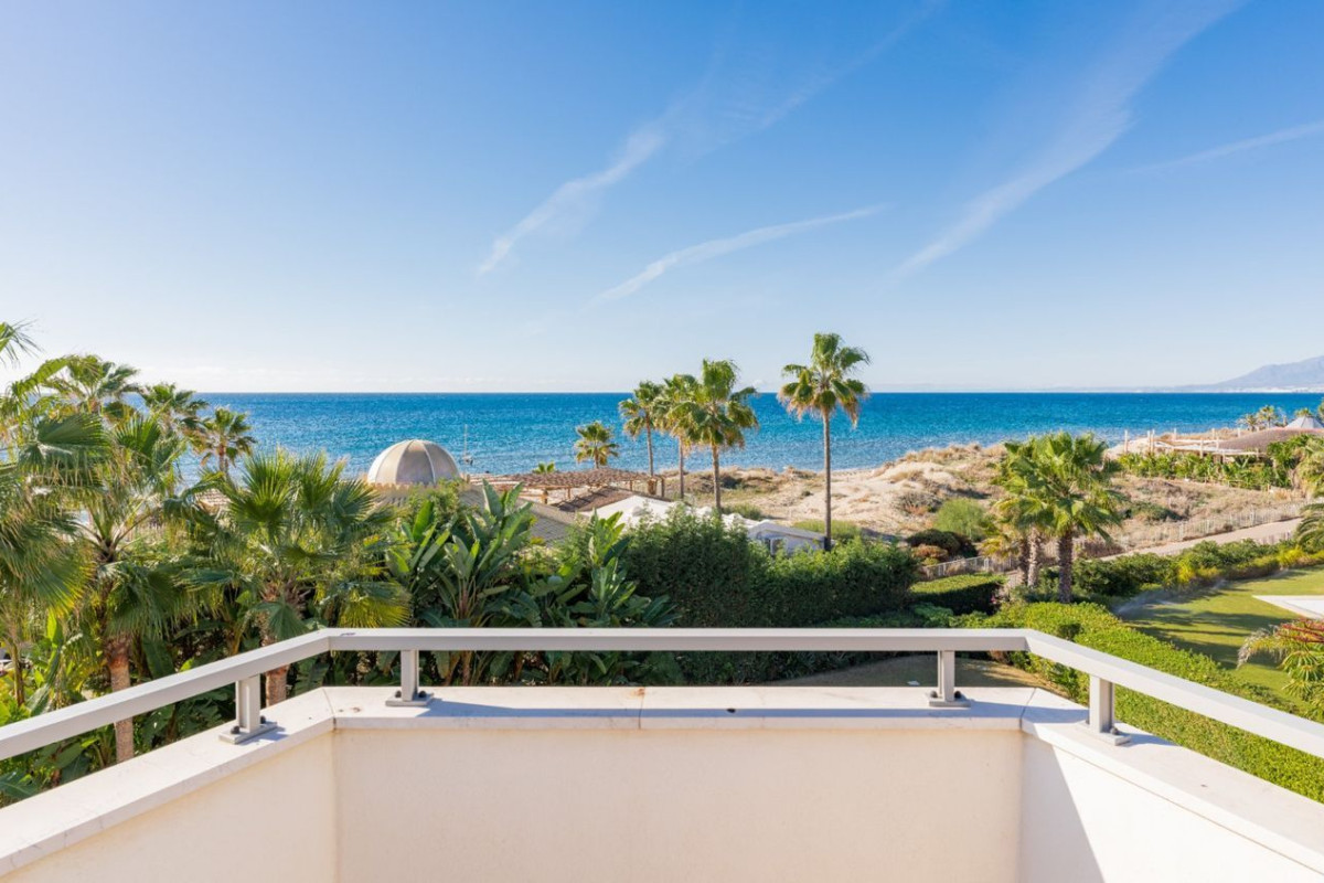Sale of independent chalet in Las Chapas-El Rosario, Marbella
photo 4
