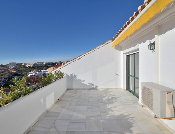 Ático en venta en Avenida Gandhi, Benalmádena thumbnail 2