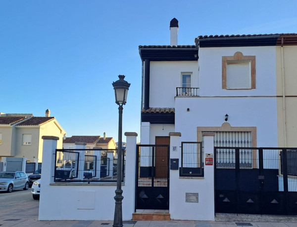 Chalet adosado en venta en  Calle Escritor Miguel de Cervantes , Ronda photo 1