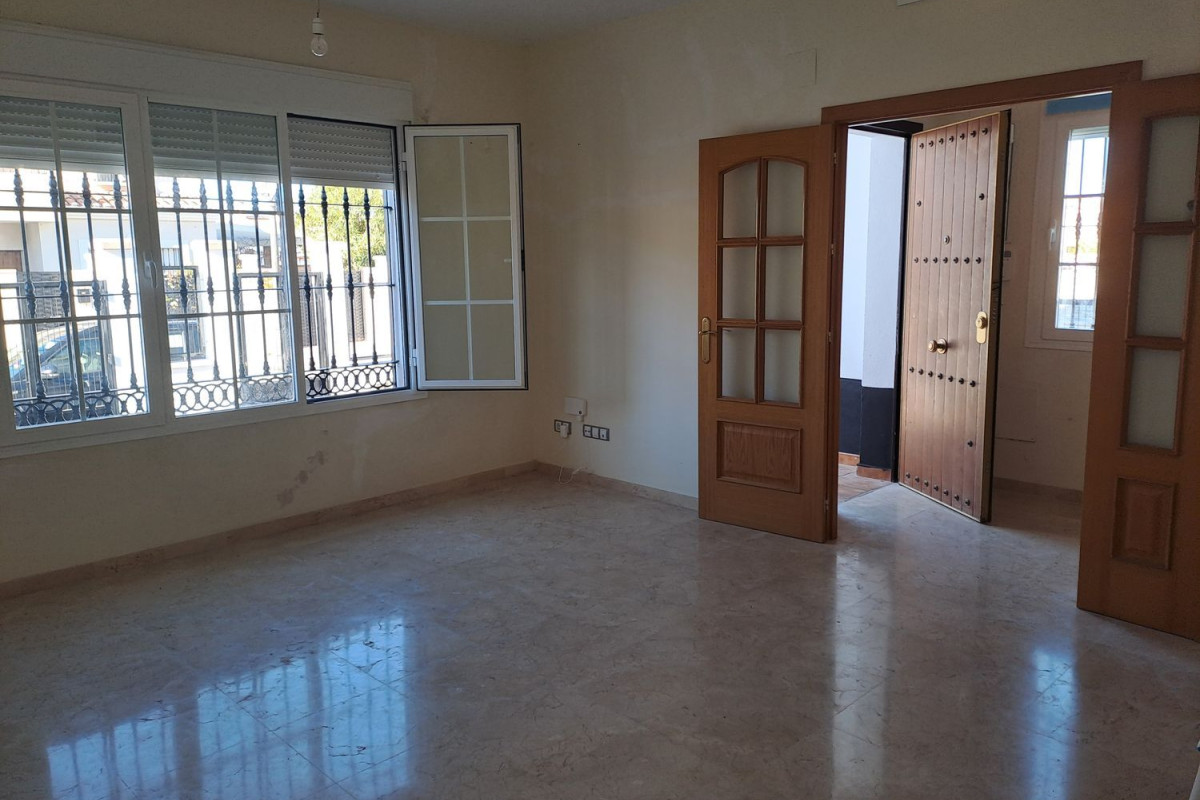 Venta de chalet adosado en  Calle Escritor Miguel de Cervantes , Ronda photo 2