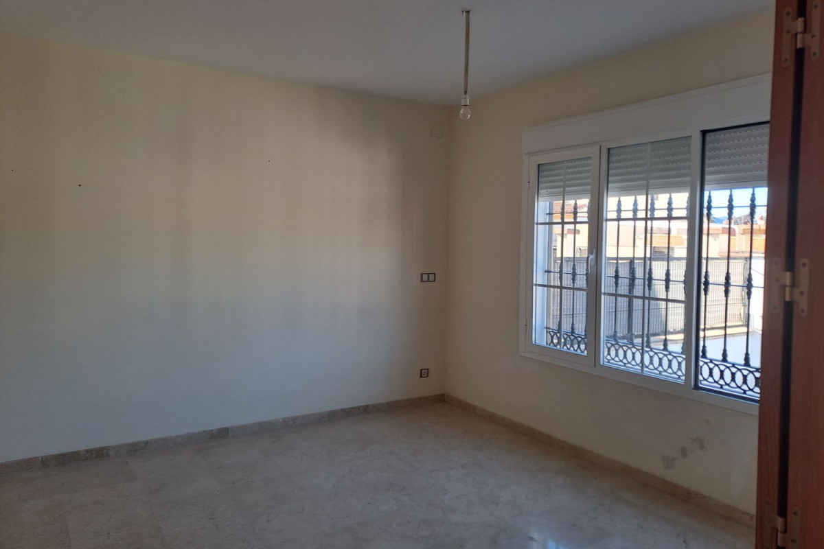 Venta de chalet adosado en  Calle Escritor Miguel de Cervantes , Ronda photo 3