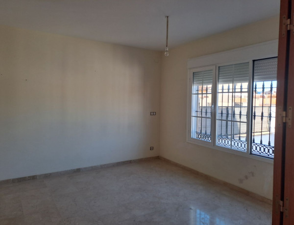 Chalet adosado en venta en  Calle Escritor Miguel de Cervantes , Ronda photo 3