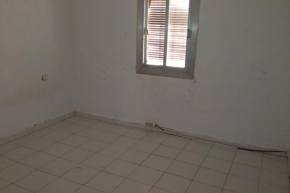 Venta de piso en Calle dels Pins, Hospitalet de Llobregat
 photo 2
