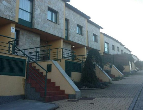 Chalet independiente en venta en O' Carón, A Coruña photo 1