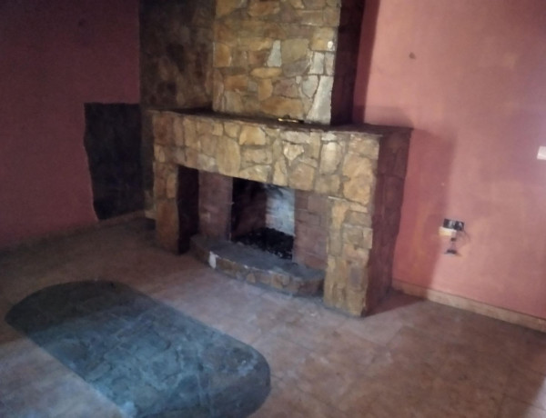 Коттедж на продажу в , Laguna de Negrillos photo 2