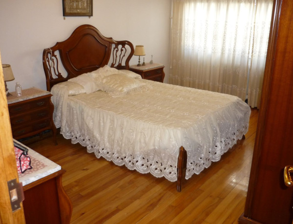 Piso en venta en  Calle dos Paxariños, Lugo photo 3