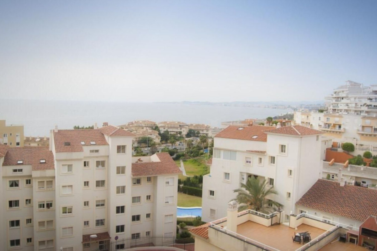 Sale of apartment in Calle Almuñécar, Benalmádena
photo 2