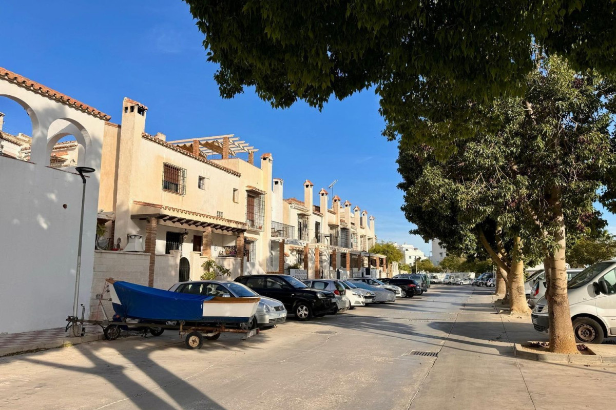 Sprzedaż szeregowego domku w  Playamar , Torremolinos photo 2