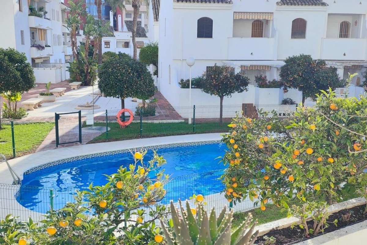 Sale of townhouse in  Torrequebrada , Benalmádena photo 4