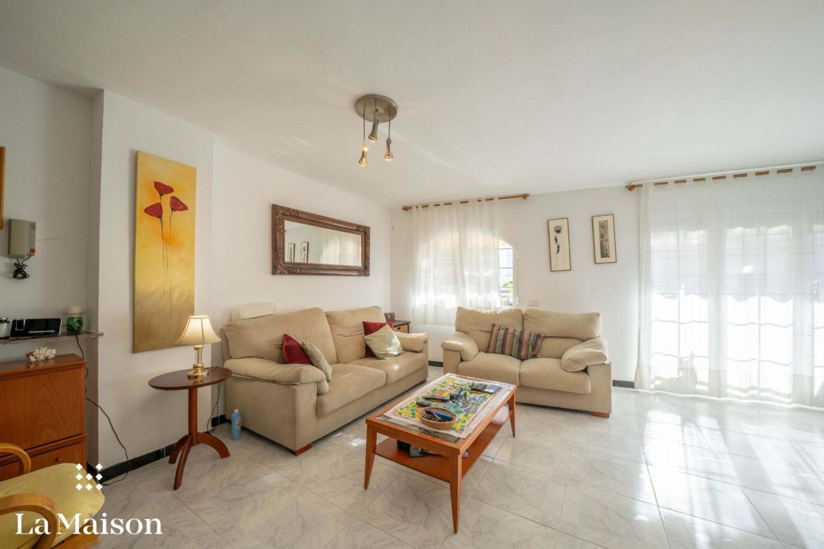 Sale of townhouse in , Sant Pol de Mar photo 3