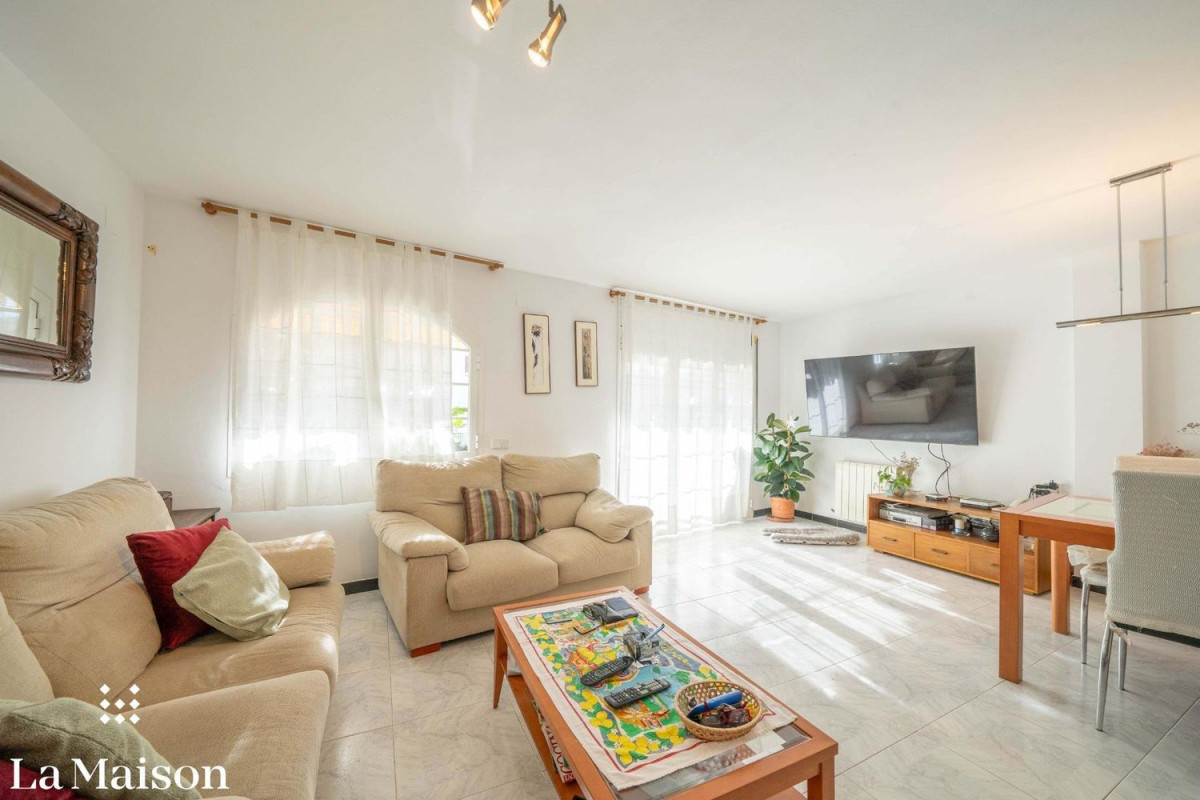 Sale of townhouse in , Sant Pol de Mar photo 4
