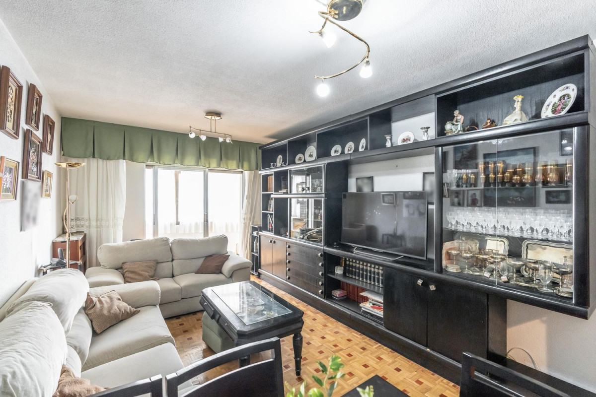 Sale of apartment in Calle de Alonso Carbonell, Madrid
 photo 2