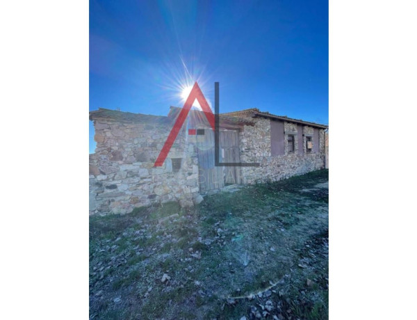 Коттедж на продажу в , Santa Maria la Real de Nieva photo 3