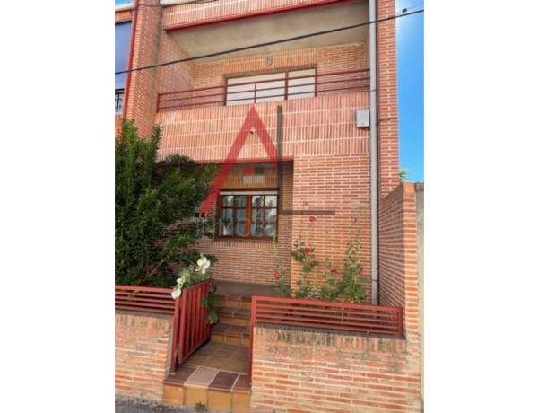 Chalet adosado en venta en , Santiuste de San Juan Bautista photo 1