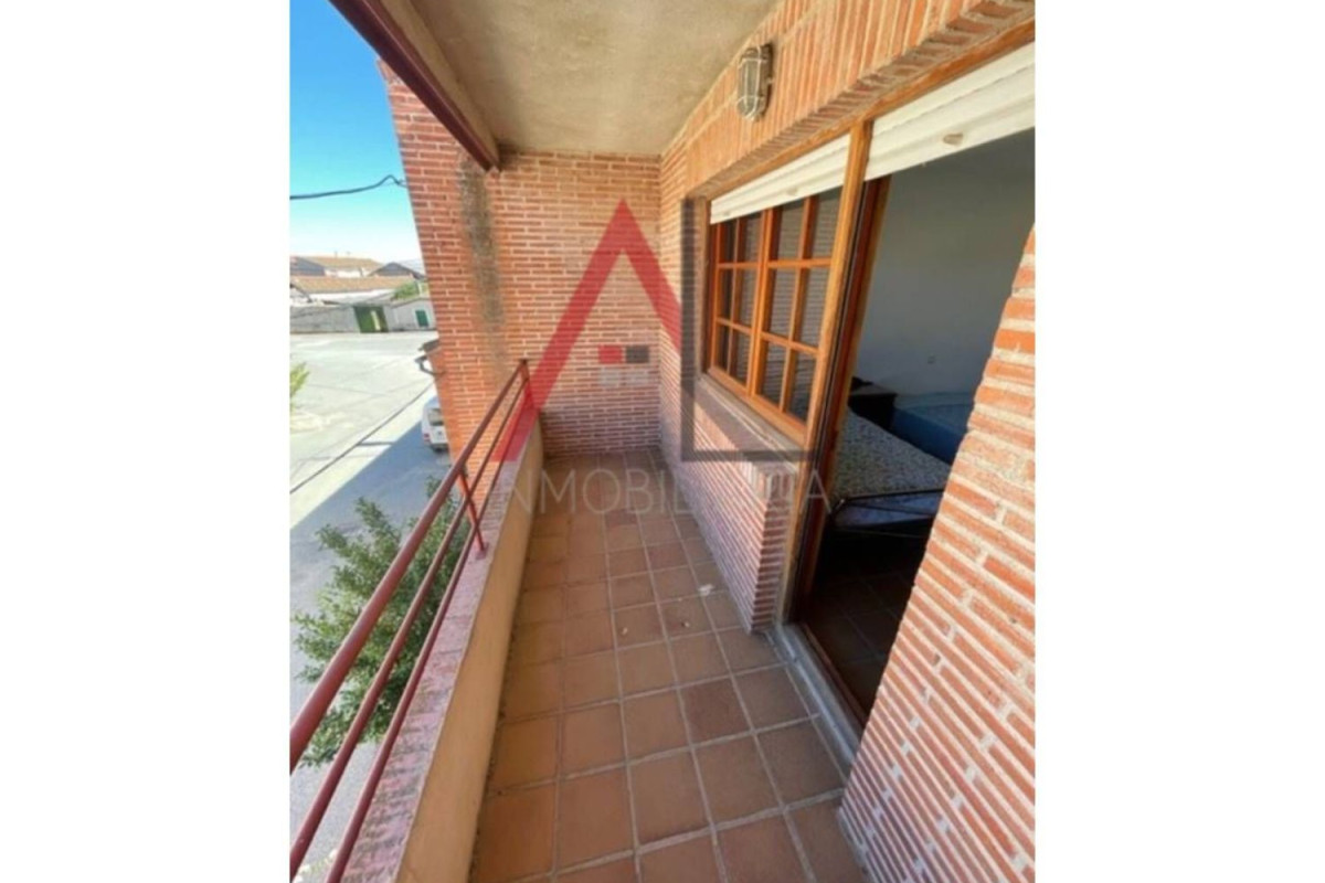 Venta de chalet adosado en , Santiuste de San Juan Bautista photo 4