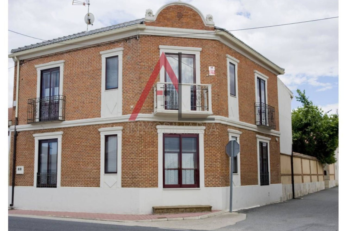 Casa o chalet independiente en venta en calle Eras, 2, Santiuste de San Juan Bautista
photo 1