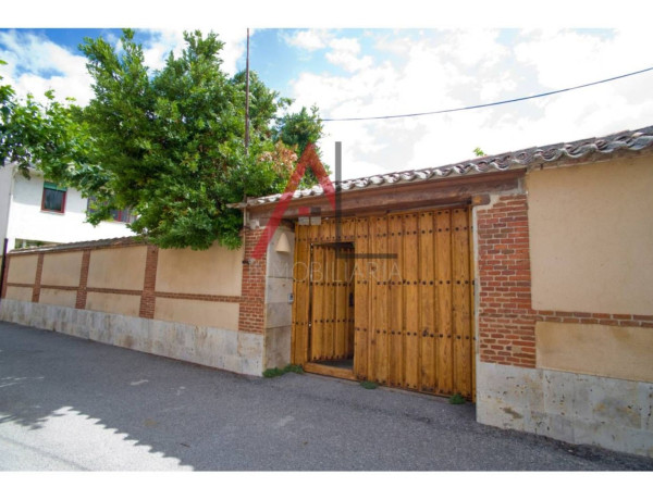 Chalet independiente en venta en , Santiuste de San Juan Bautista photo 2