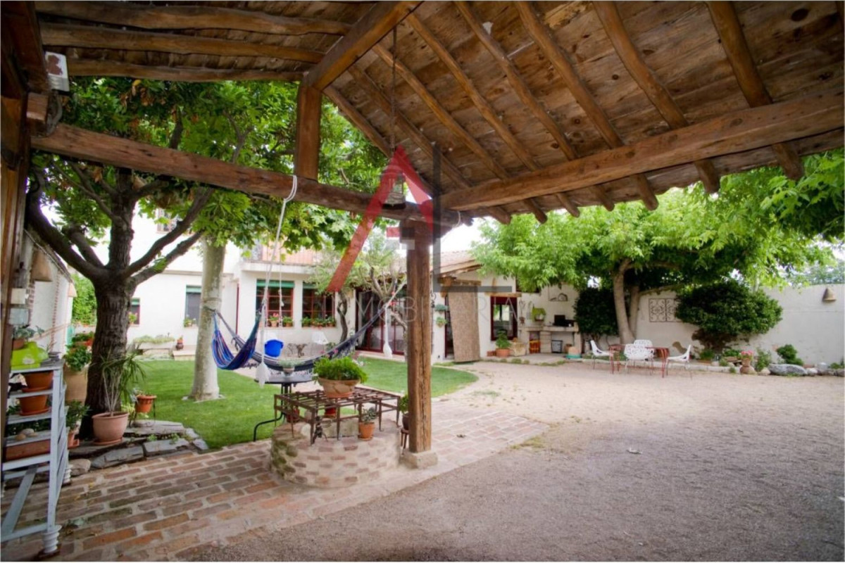 Casa o chalet independiente en venta en calle Eras, 2, Santiuste de San Juan Bautista
photo 4